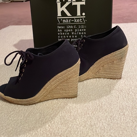 Gently worn Navy Wedge Heeled Open Toe Espadrilles by MRKT. Sz8 - Picture 7 of 8